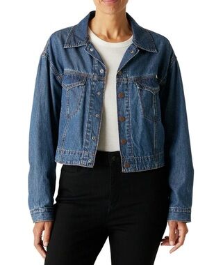 Levi Strauss Signature Women's Vintage
Easy Trucker Jacket
